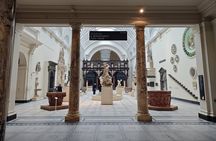 Victoria and Albert Museum Private Tour with Art Specialist