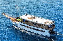 Labuan Bajo 3 Days 2 Nights Sailing Trip in Deluxe Pinisi Boat