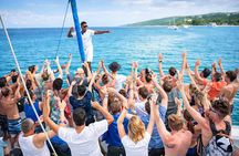 Ocho Rios Catamaran: Dunn's River Falls, Snorkeling & Open Bar