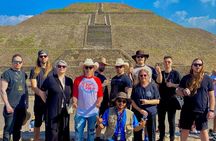 Trip to the Pyramids of Teotihuacan for private groups or family.