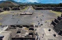 Trip to the Pyramids of Teotihuacan for private groups or family.
