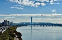 Morning Bike Tour along the Han River with a Local