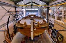 Amsterdam: Volendam Tour with Cheese, Clogs & Historic Harbour