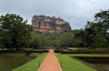 From Kandy: Minneriya Wildlife Safari and Heritage Day Tour