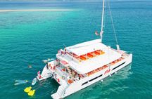 Pattaya Sunset Yacht 3 Island Tour with Buffet and Snorkeling
