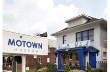 Private Detroit Highlights Tour | Up to 14 Guests