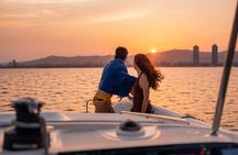 Sunset Sailing Cruise in Barcelona led by Young & Local Captain