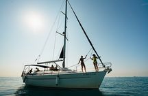 Sunset Sailing Cruise in Barcelona led by Young & Local Captain