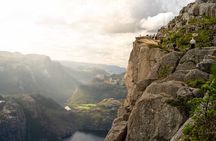 From Stavanger Private Guided Hike to Preikestolen with Pickup