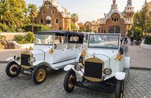 Guided Tour City, Park and Beach Barcelona Vintage Tuk Tuk Car