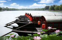 Beijing Hutong Night Tour with Yunnan Style Dinner and Chartered Boat Ride at Houhai Lake