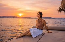Sunset Sailing Cruise in Barcelona led by Young & Local Captain