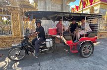 Phnom Penh Full-Day City & Cultural Tuk Tuk Tour with Local Food