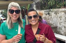 Udaipur: Old city Tuk Tuk Ride & Food Tour with Female guide