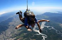 Cairns: Tandem Skydive Experience over Reef & Rainforest