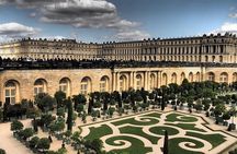 Versailles Palace Guided Tour with Gardens Access from Paris