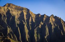 Kauai: Deluxe Na Pali Coast Sunset Cruise aboard Lucky Lady