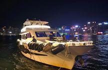 Hong Kong: Symphony of Lights Yacht Tour with Snacks & Drinks