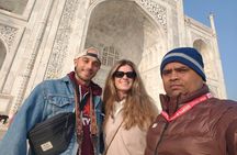 From Delhi: Agra Overnight With Taj Mahal Sunrise and Sunset Tour