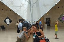 Private Louvre tour: Treasure Hunt Experience for Kids & Families