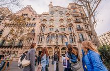 Barcelona Gaudi Walking Tour and Paella Cooking Class