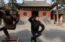 Zhengzhou Private Tour to Shaolin Temple including Kungfu Lesson and Activities
