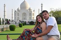 Private Taj Mahal and Agra Fort Tour from Delhi with 5 Star Lunch