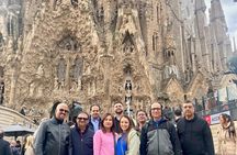 Gaudi & Sagrada Familia for Small Group Guided Tour with Tickets 