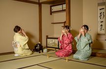 Shinjuku : Authentic Tea Ceremony with Matcha & Kimono