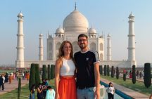 Private Taj Mahal and Agra Fort Tour from Delhi with 5 Star Lunch