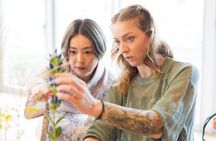 Ikebana Wellness Experience in Tokyo near Shinjuku