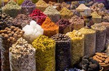 Private Old Dubai Walking Tour : Bastakiya, Souks, Street Food.