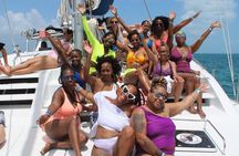 All-Inclusive Catamaran Cruise Deluxe Tour to Isla Mujeres