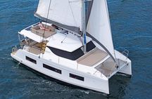 Catamaran tour stops bathing and snorkeling toast with prosecco