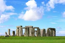 Stonehenge and Cotswolds Tour from London