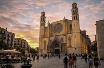 BCN Old Town Walk: Arc de Triomf & El Born Cultural Experience