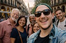 BCN Old Town Walk: Arc de Triomf & El Born Cultural Experience