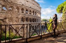 Rome Private Photoshoot: Colosseum & Trevi Photo Walk
