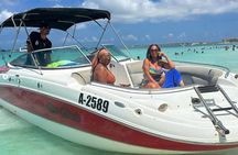Aruba Private Boat Tour with Drinks and Snorkeling