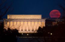 Washington DC Night Memorials Walking Tour with Skyline View