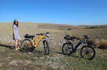 Tuscany Electric Bike Tour in Terricciola with Photoshoot