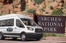 Best of Moab! Arches, Canyonlands & Dead Horse Point Van Tour