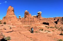 Arches National Park: Full-Day Guided Hiking Tour