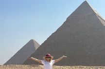 Private Tour at Pyramids of Giza and Sphinx
