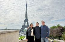 Eiffel Tower Tour in Spanish + Elevator + Top (Optional)