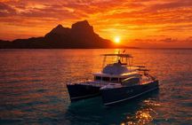 Papeete: Premium Sunset Catamaran Excursion