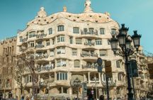 Barcelona Walking Tour: Sagrada Familia, Gaudi and Gothic Quarter