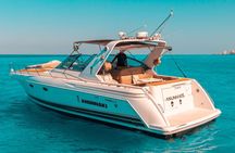 Hire of the 42-foot Anunakis Private Yacht in Cancun