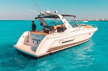 Hire of the 42-foot Anunakis Private Yacht in Cancun