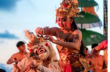 Bali Sunset Tour: Melasti Beach & Kecak Dance by the Sea